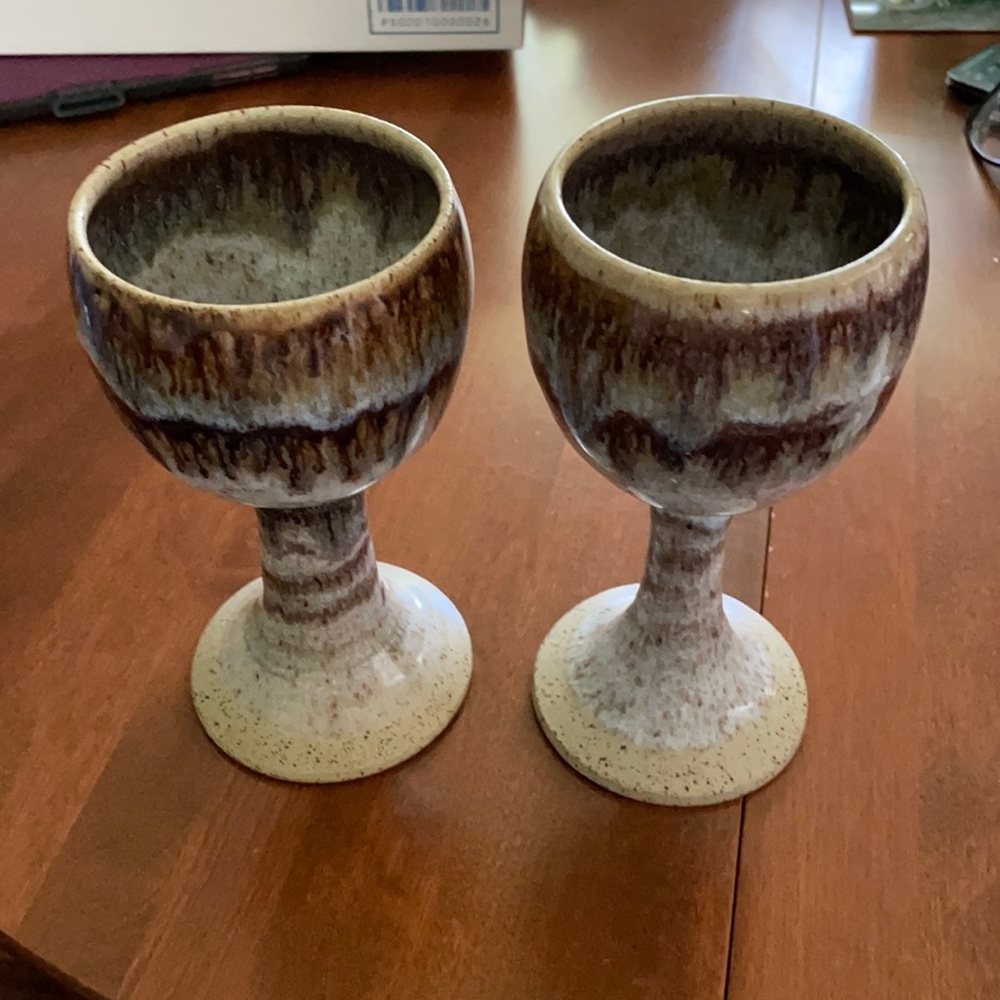 (WIZARD OF CLAY ) 2 wine goblets